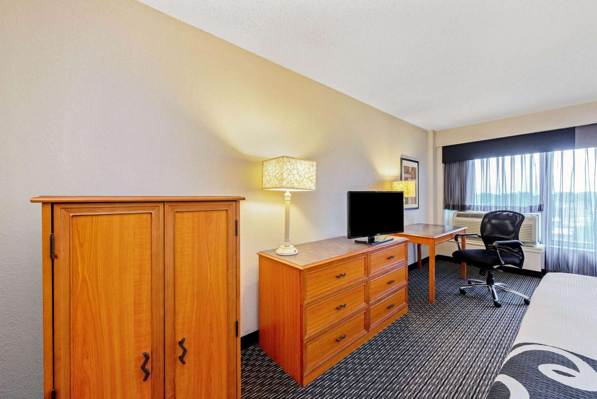 La Quinta By Wyndham New Orleans Airport Hotel Kenner Eksteriør billede
