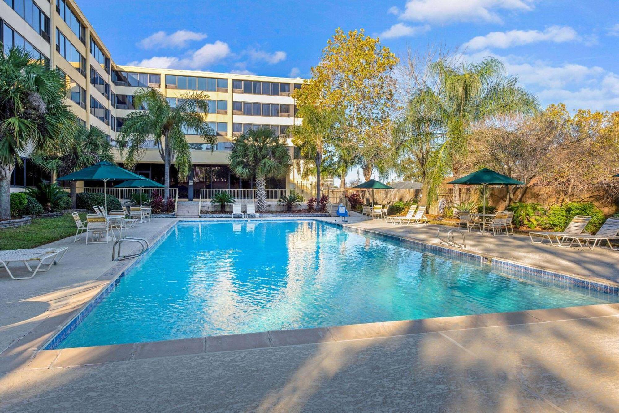 La Quinta By Wyndham New Orleans Airport Hotel Kenner Eksteriør billede