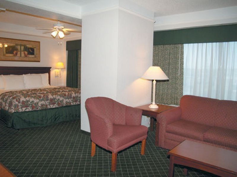 La Quinta By Wyndham New Orleans Airport Hotel Kenner Værelse billede